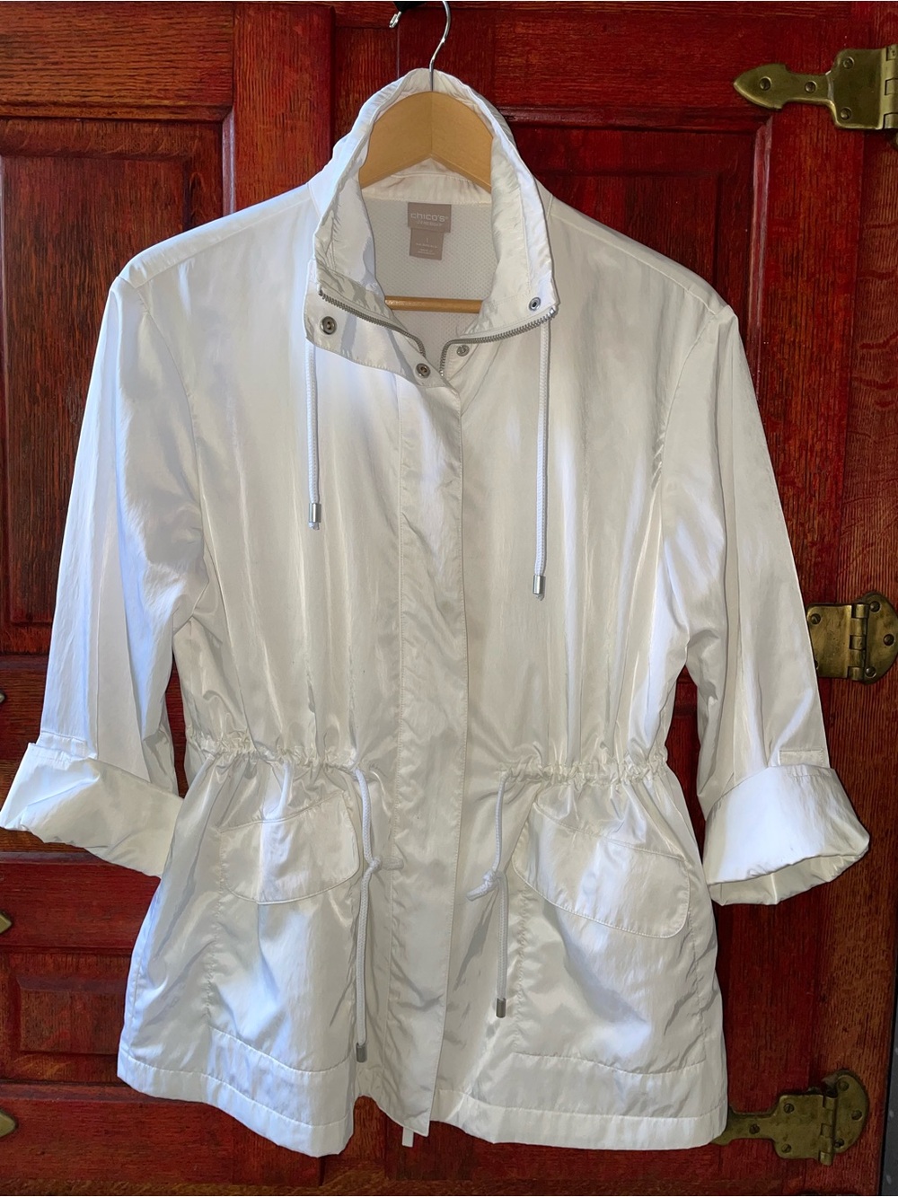 Chicos Like New Lightweight White Anorak Jacket with Drawstring Waist Sz 1